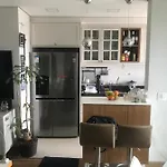 1 Quarto Compartilhado E Banheiro Corredor