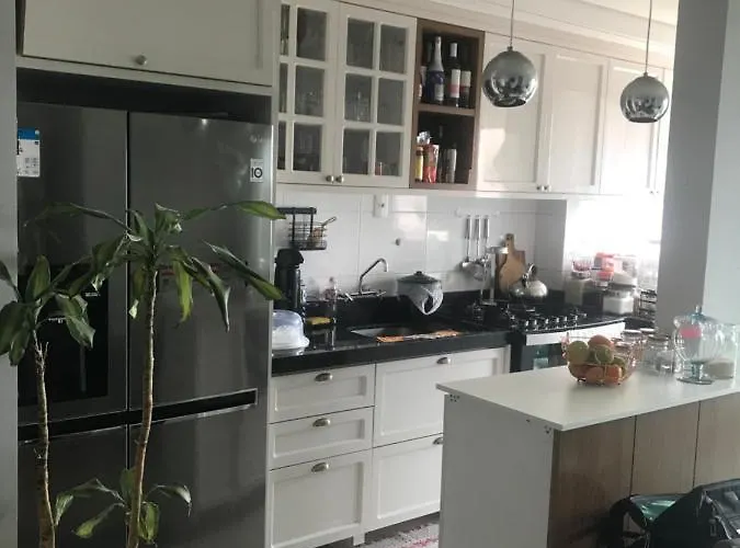 1 Quarto Compartilhado E Banheiro Corredor